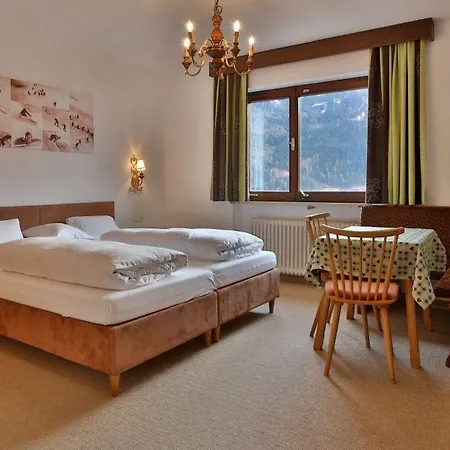 Hotel Fliesserhof 3*